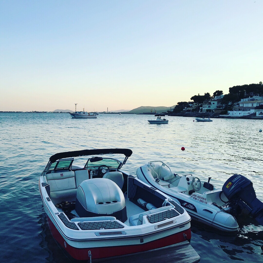 La terraza de Alcanada Puerto de Alcudia 